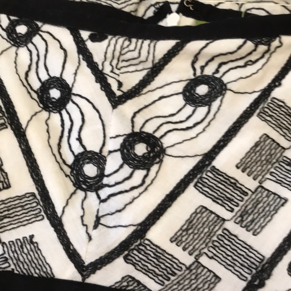 SALE!!  Like new Femme Embroidered Midi Skirt - Picture 3 of 6